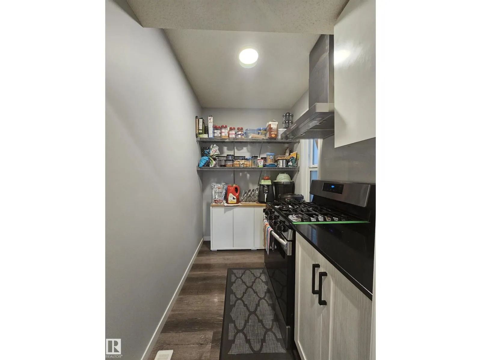 2258 57 ST SW
