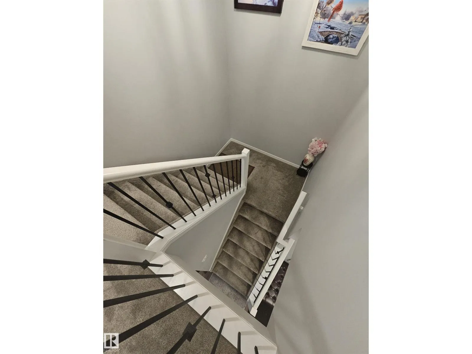 2258 57 ST SW
