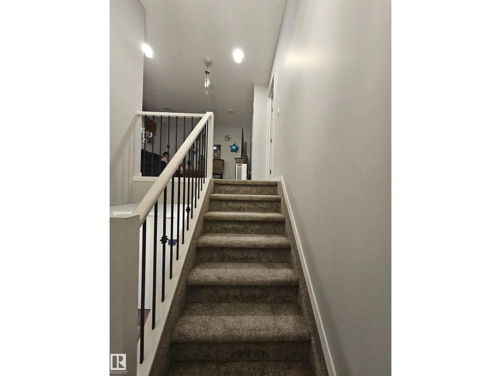 2258 57 ST SW