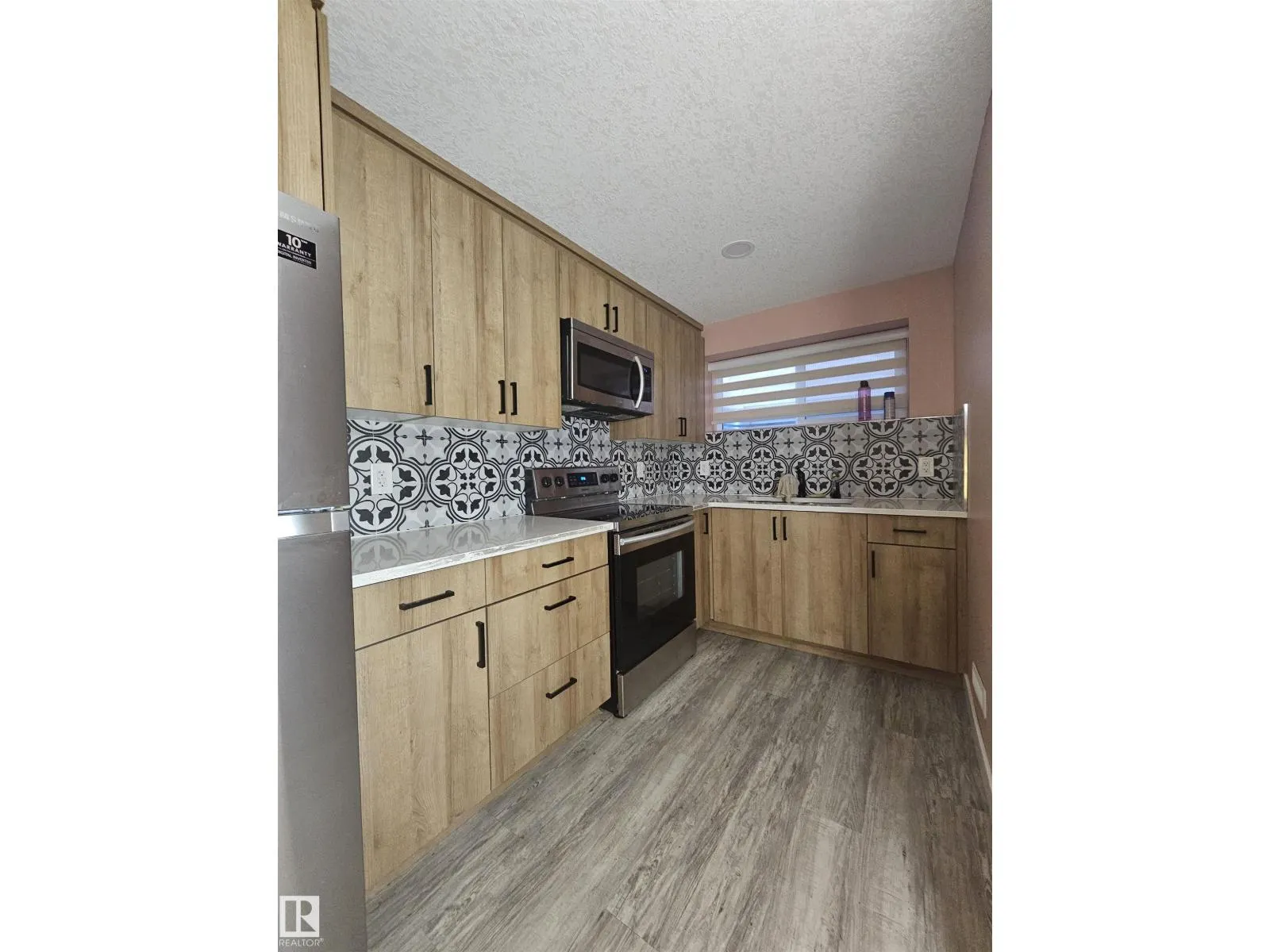 2258 57 ST SW