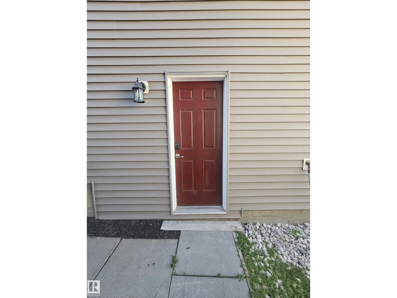 2258 57 ST SW
