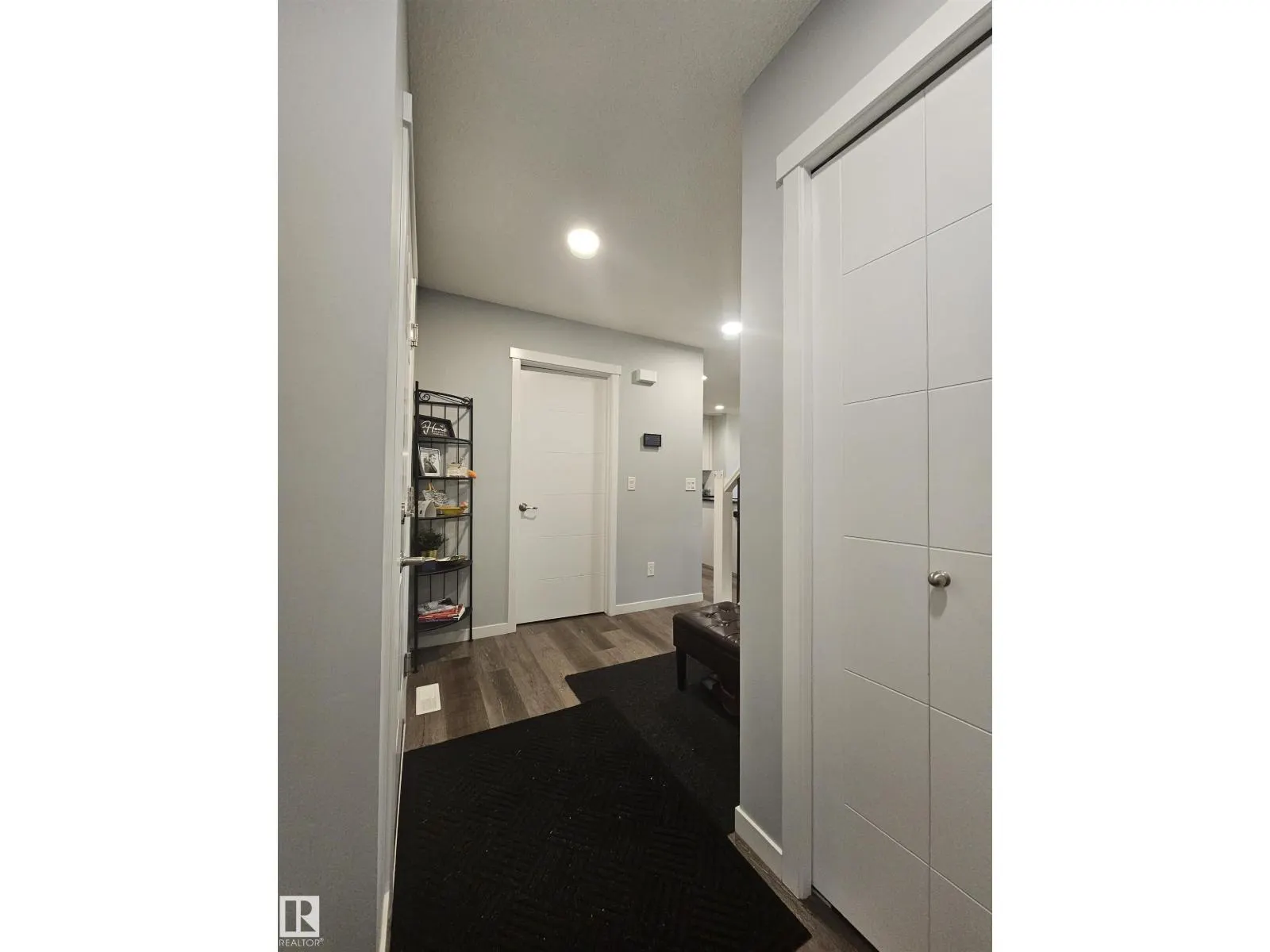 2258 57 ST SW