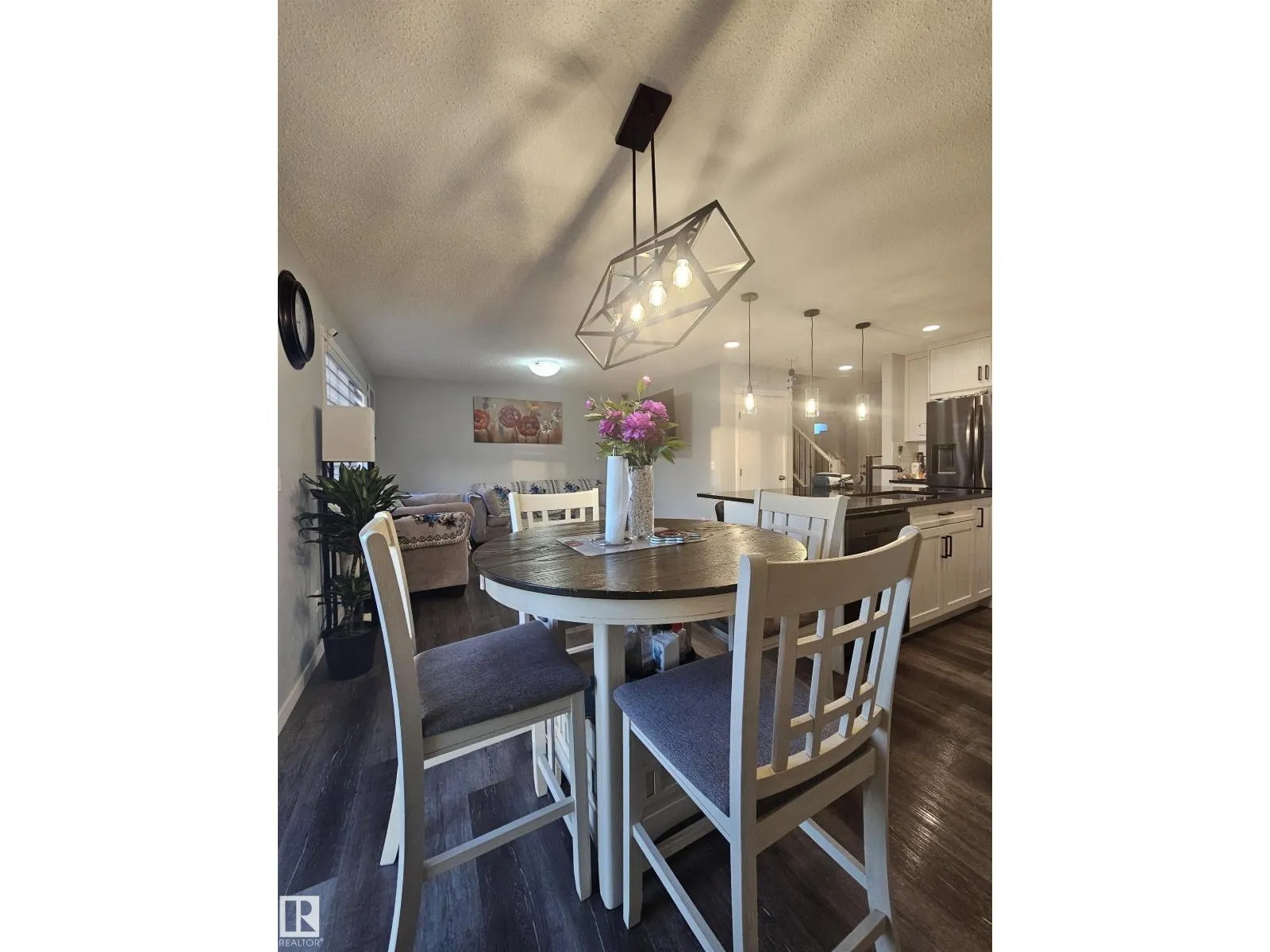 2258 57 ST SW