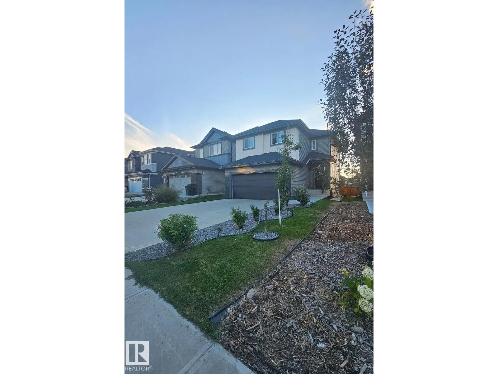 2258 57 ST SW