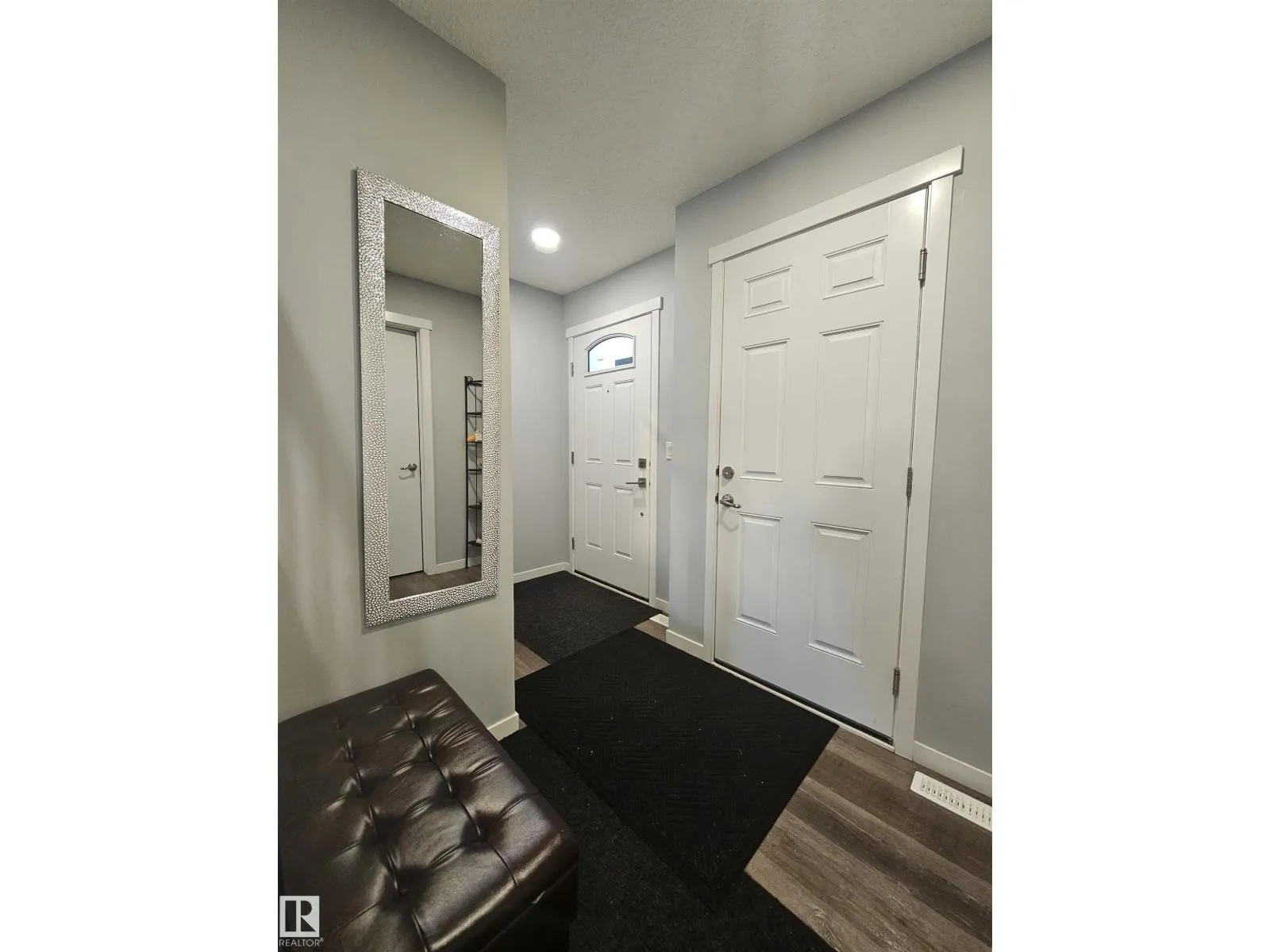 2258 57 ST SW