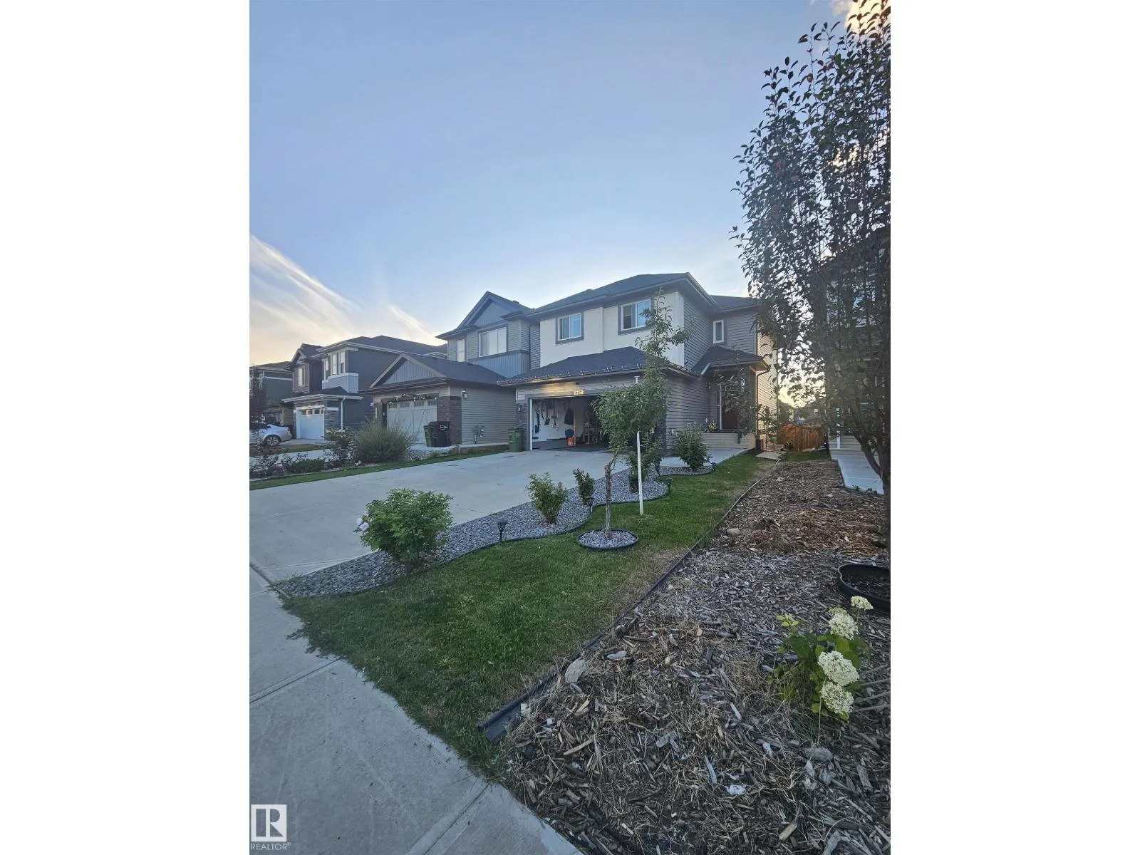 2258 57 ST SW