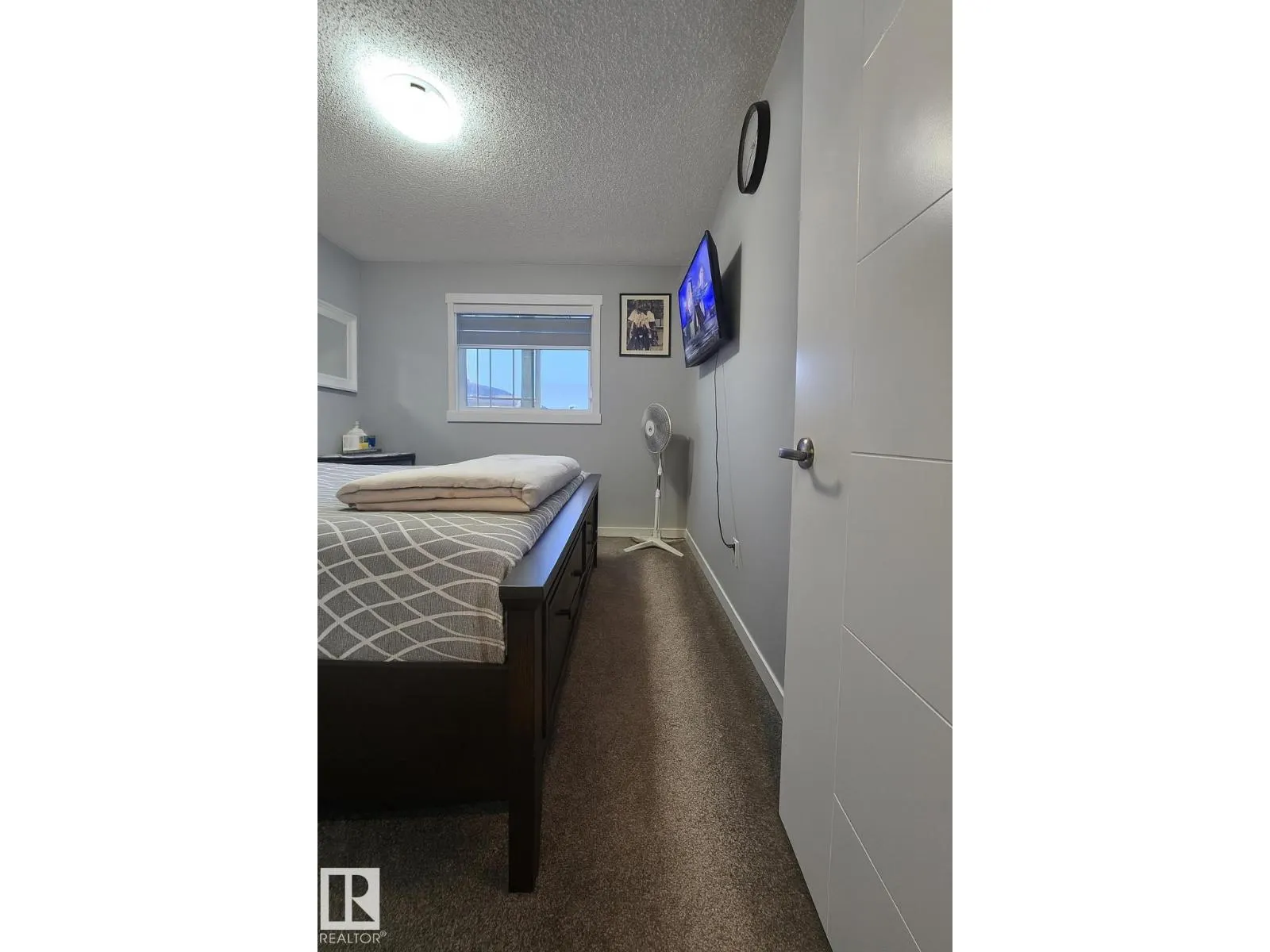 2258 57 ST SW