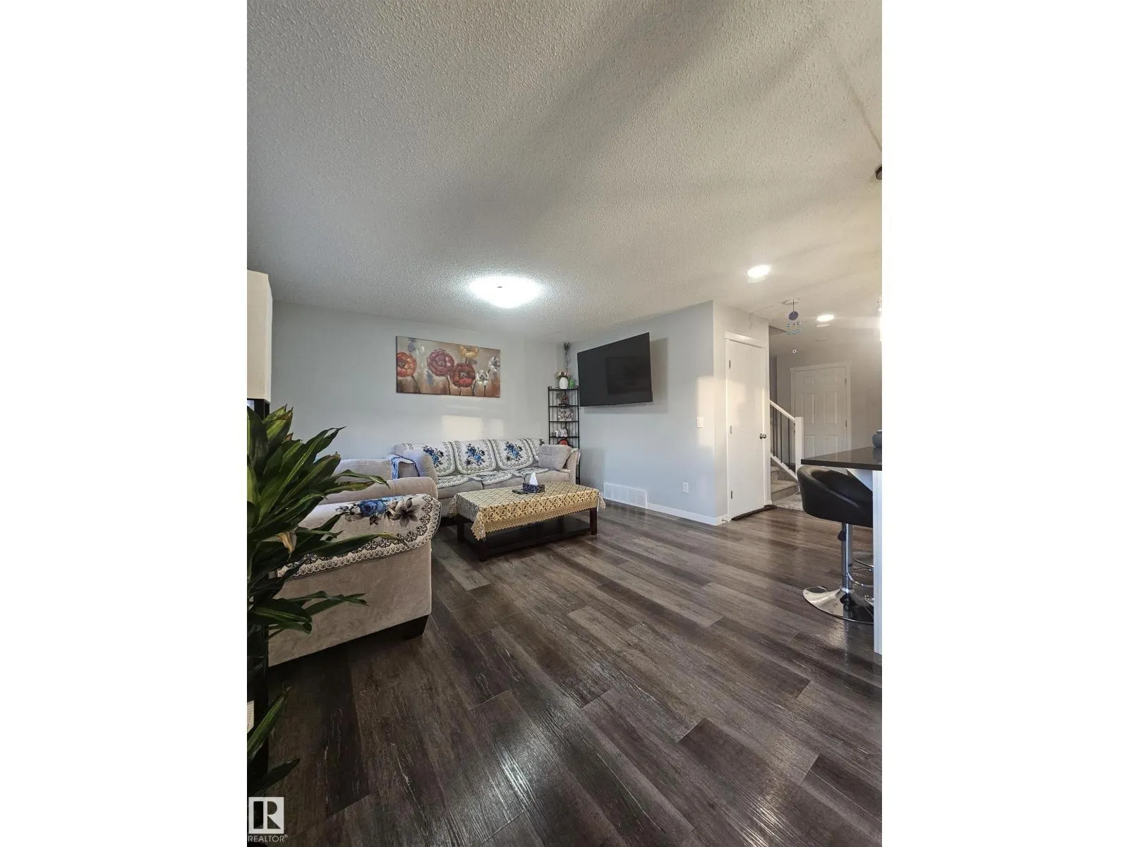 2258 57 ST SW