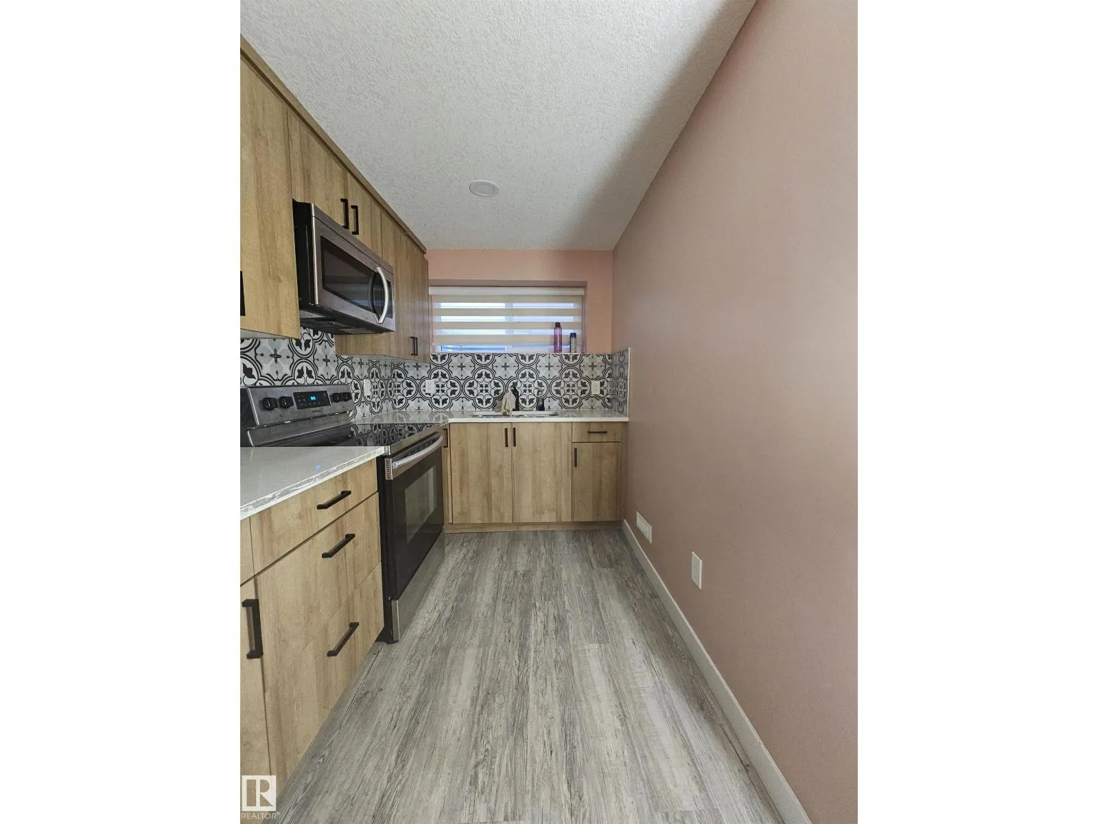 2258 57 ST SW