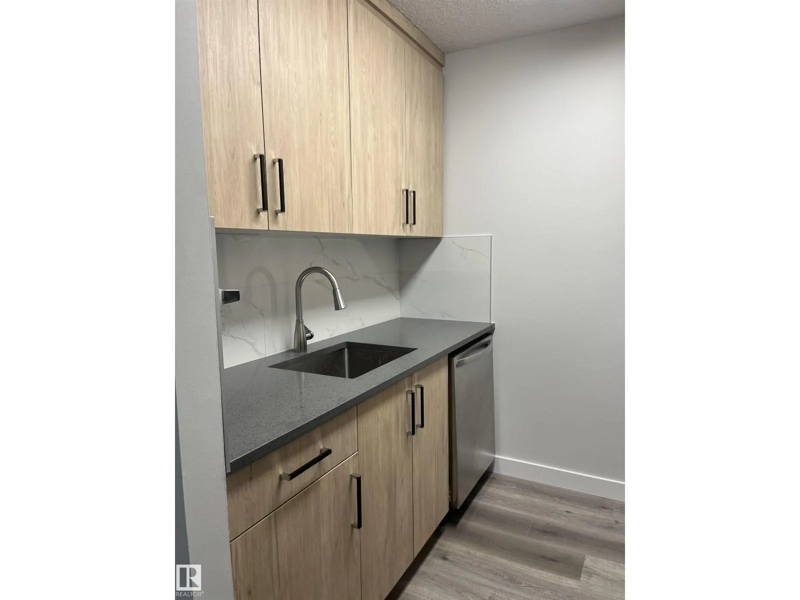 #1103 10140 120 ST NW