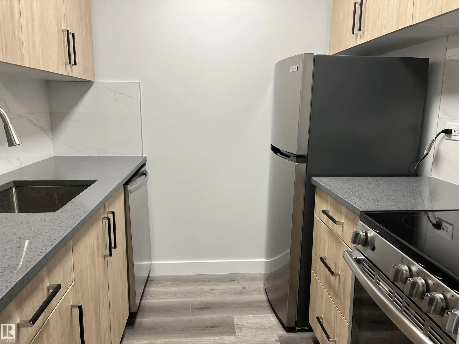 #1103 10140 120 ST NW