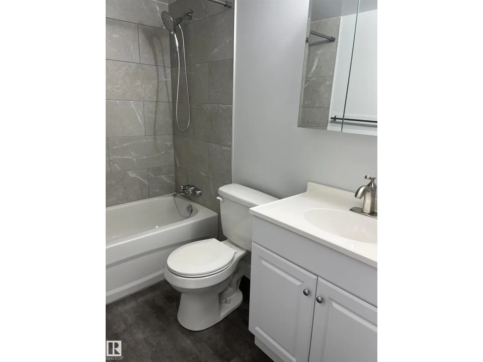 #1103 10140 120 ST NW