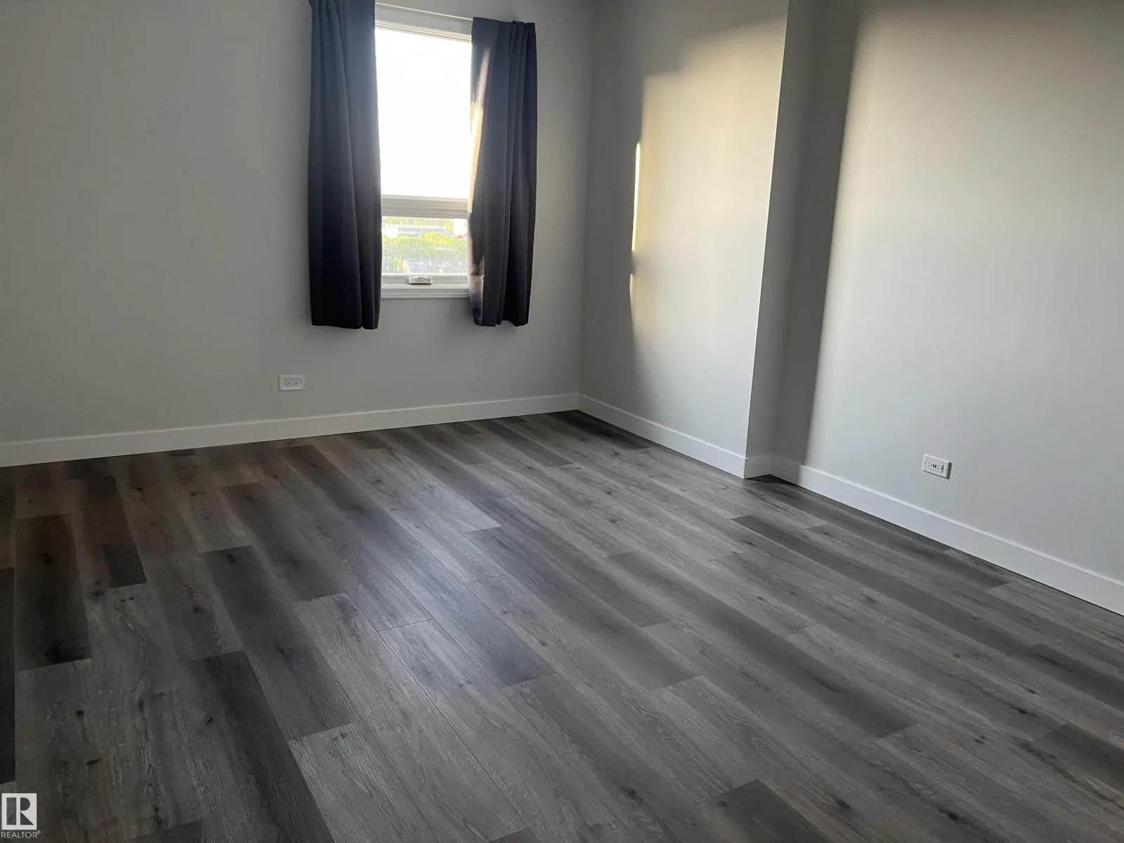 #1103 10140 120 ST NW