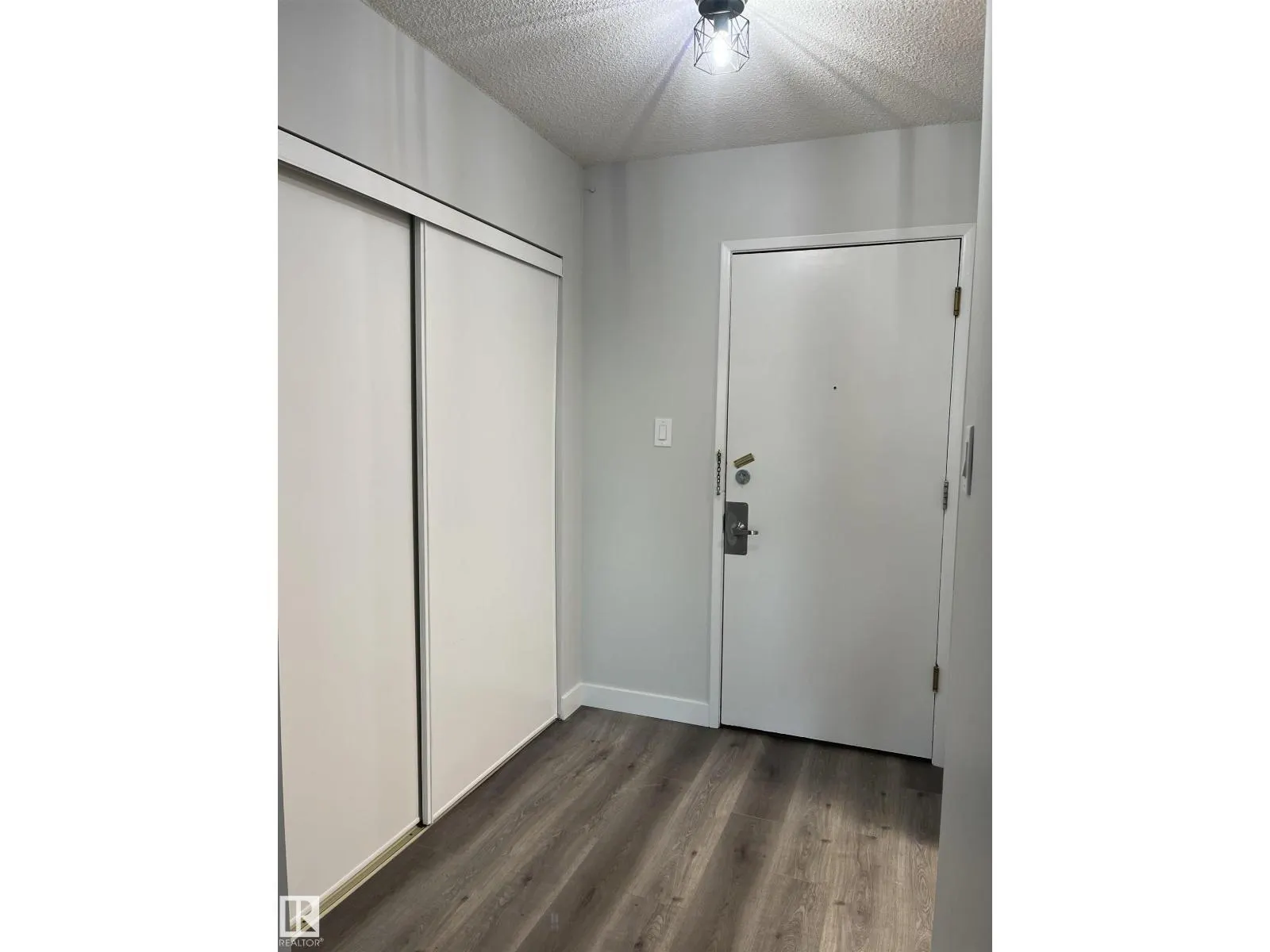 #1103 10140 120 ST NW
