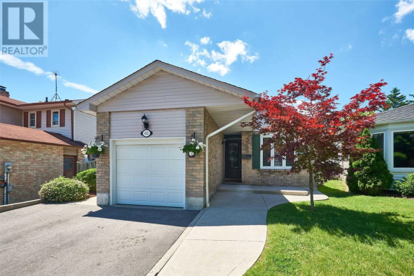 412 PRINCE OF WALES DR, Whitby