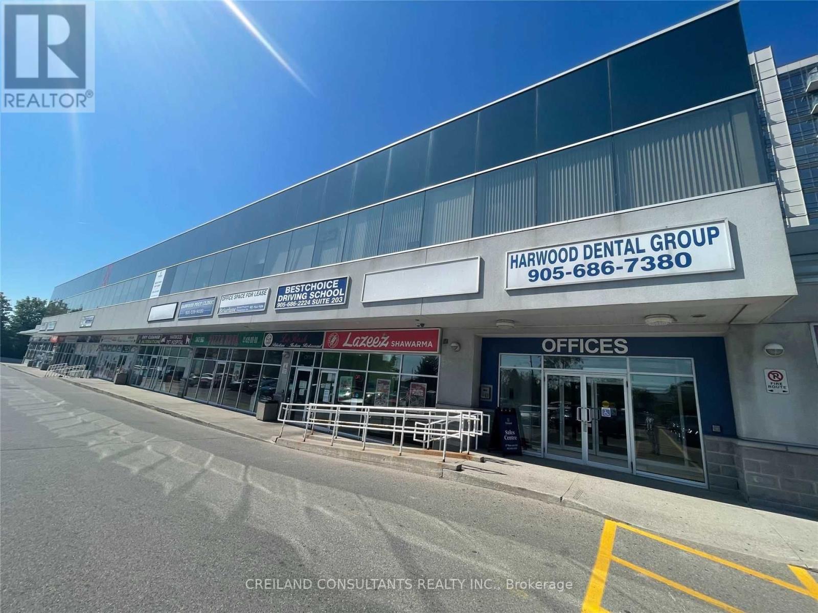 #210 -1 ROSSLAND RD W, #210