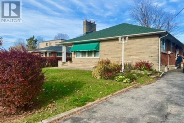 114 FRONT ST, Whitby