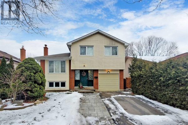 22 RENFIELD CRES, Whitby