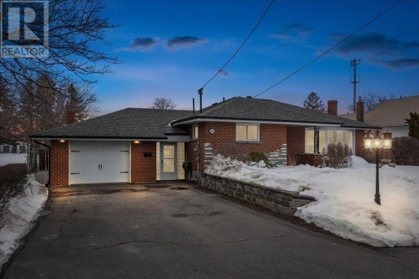 138 THICKSON RD N, Whitby