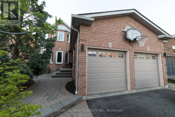 54 RINGWOOD DR, Whitby