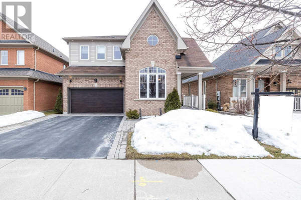 9 ROBERT ATTERSLEY DR E, Whitby