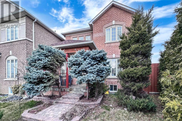 2 MCCARTNEY AVE, Whitby