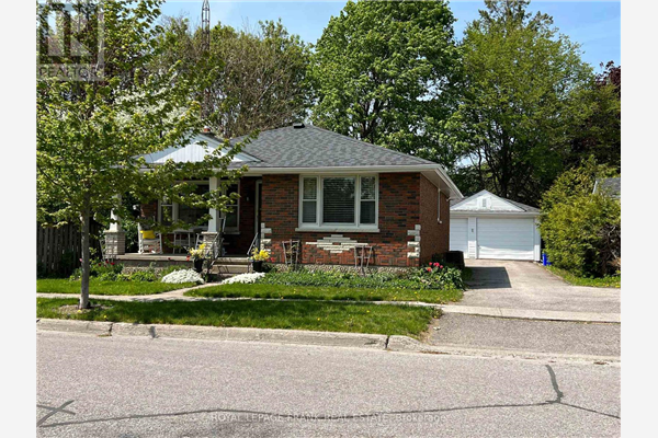 18 CENTREVIEW ST, Clarington