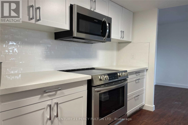 #404 -19 REGENCY CRES, Whitby