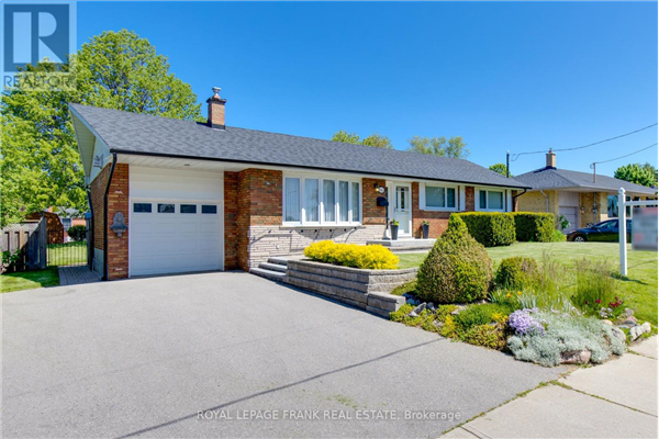 916 WALNUT ST W, Whitby