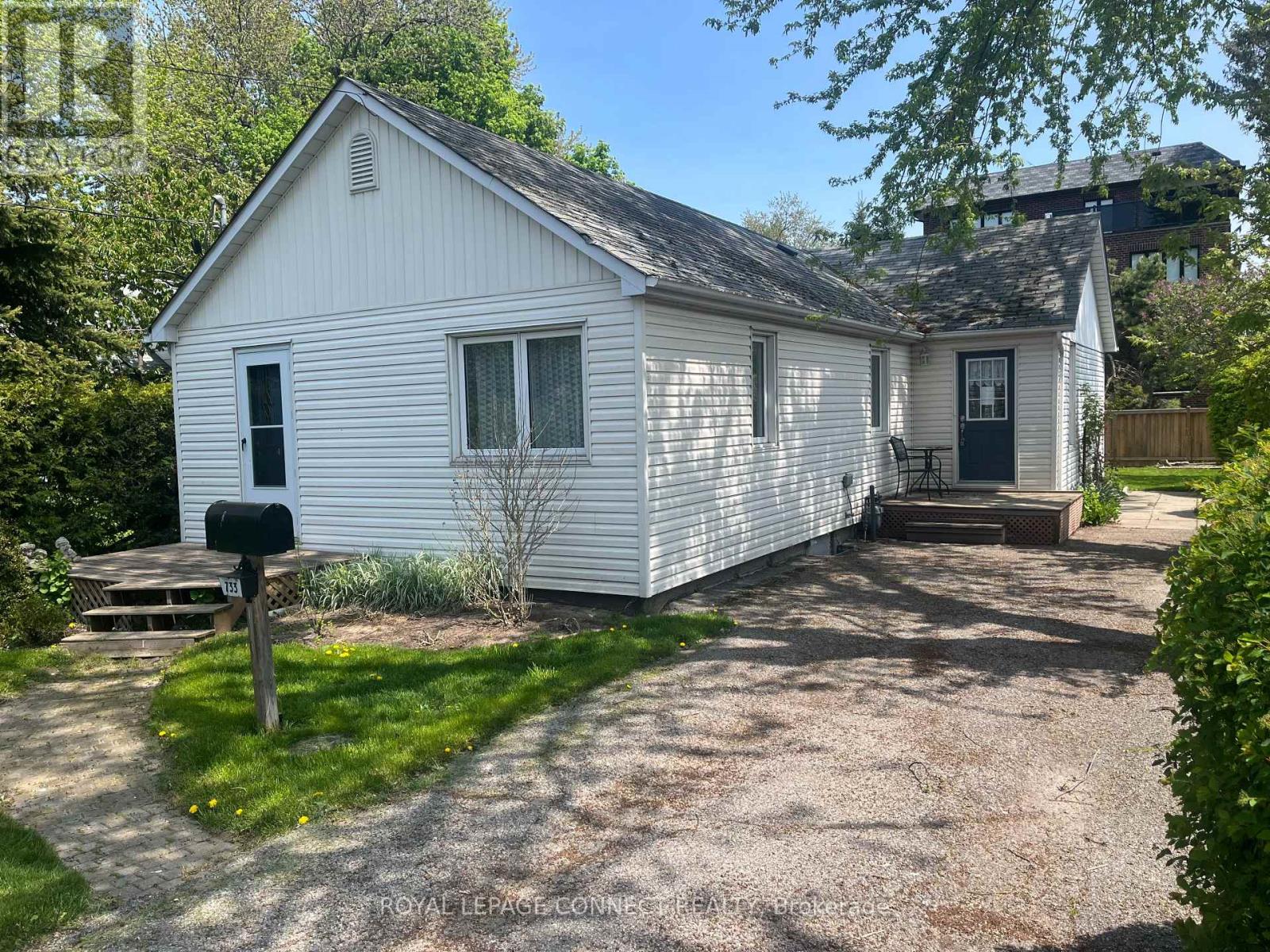 733 MARKSBURY RD