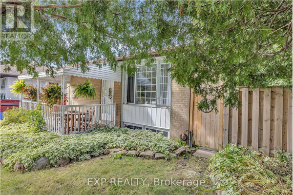 1018 CENTRE ST N, Whitby