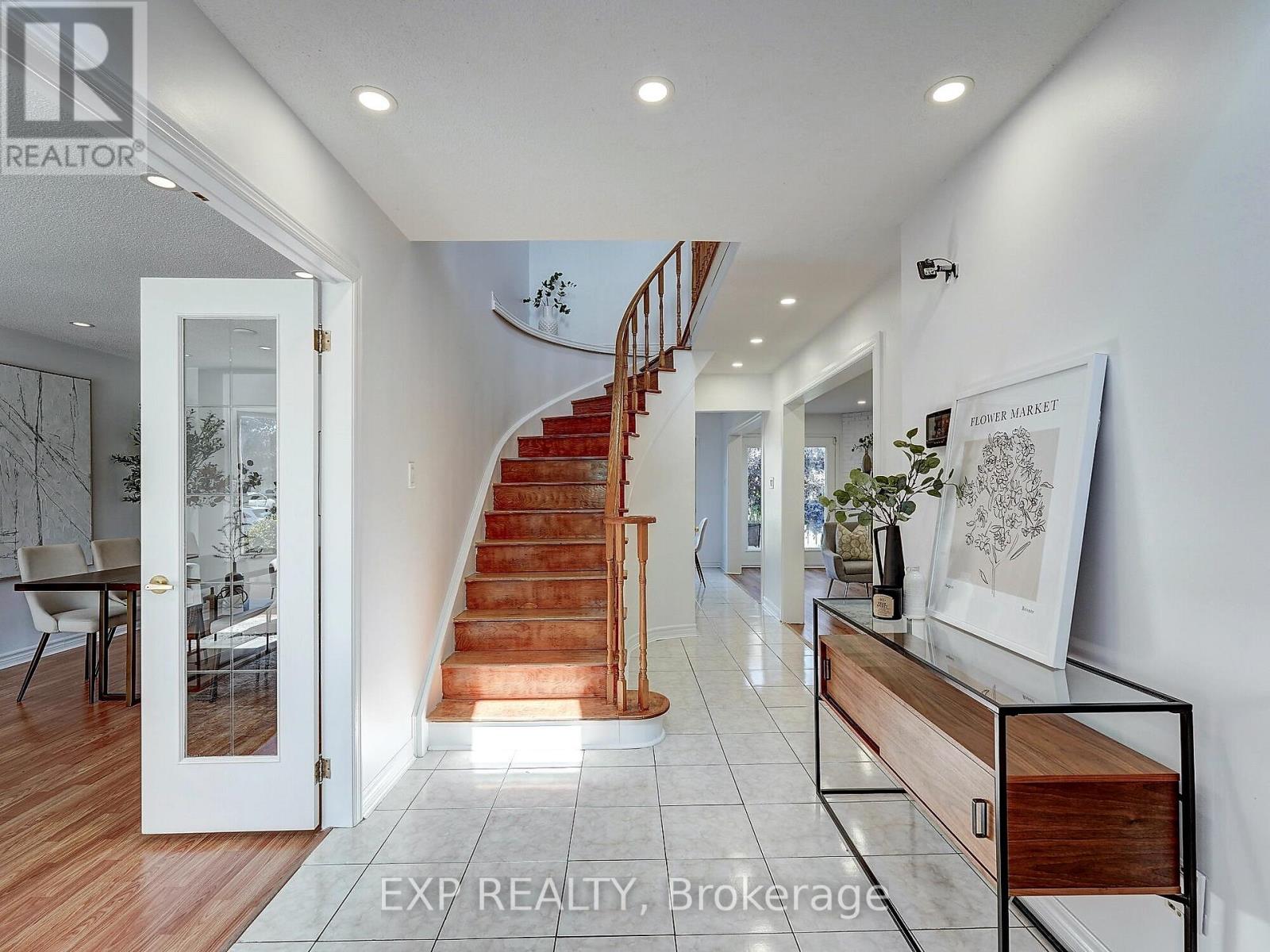1564 SOMERGROVE CRES