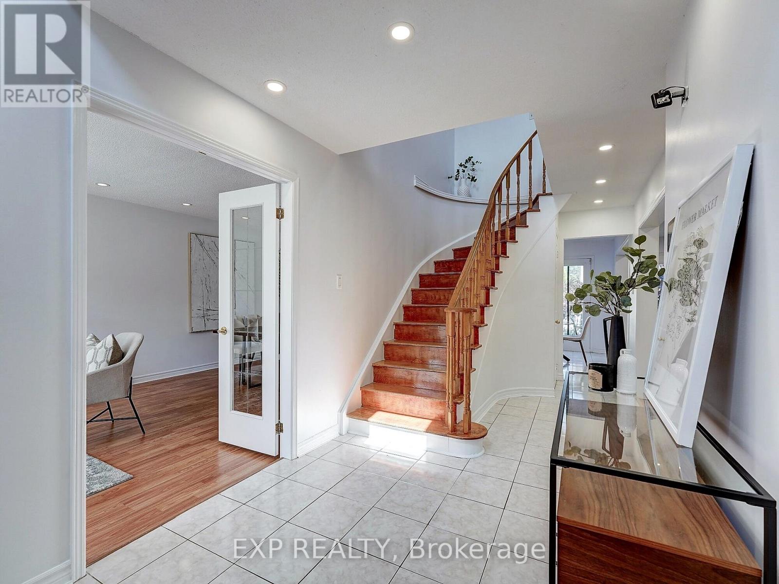 1564 SOMERGROVE CRES