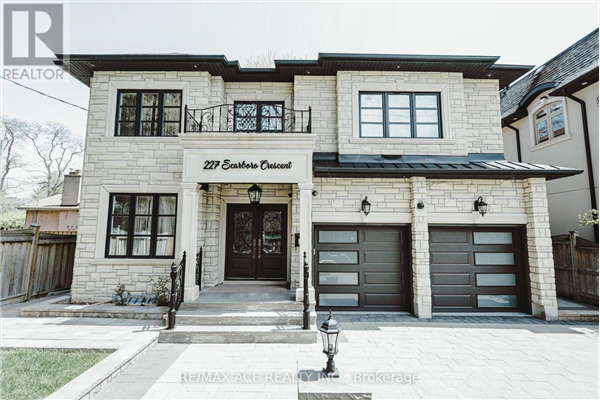 227 SCARBORO CRES, Toronto