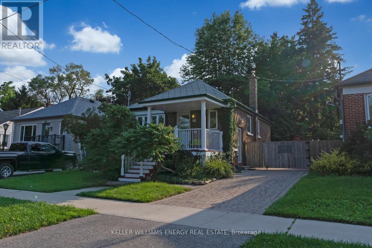 804 BYRON ST S