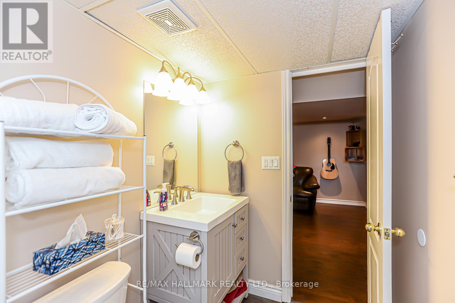 51 ELIZABETH CRES S