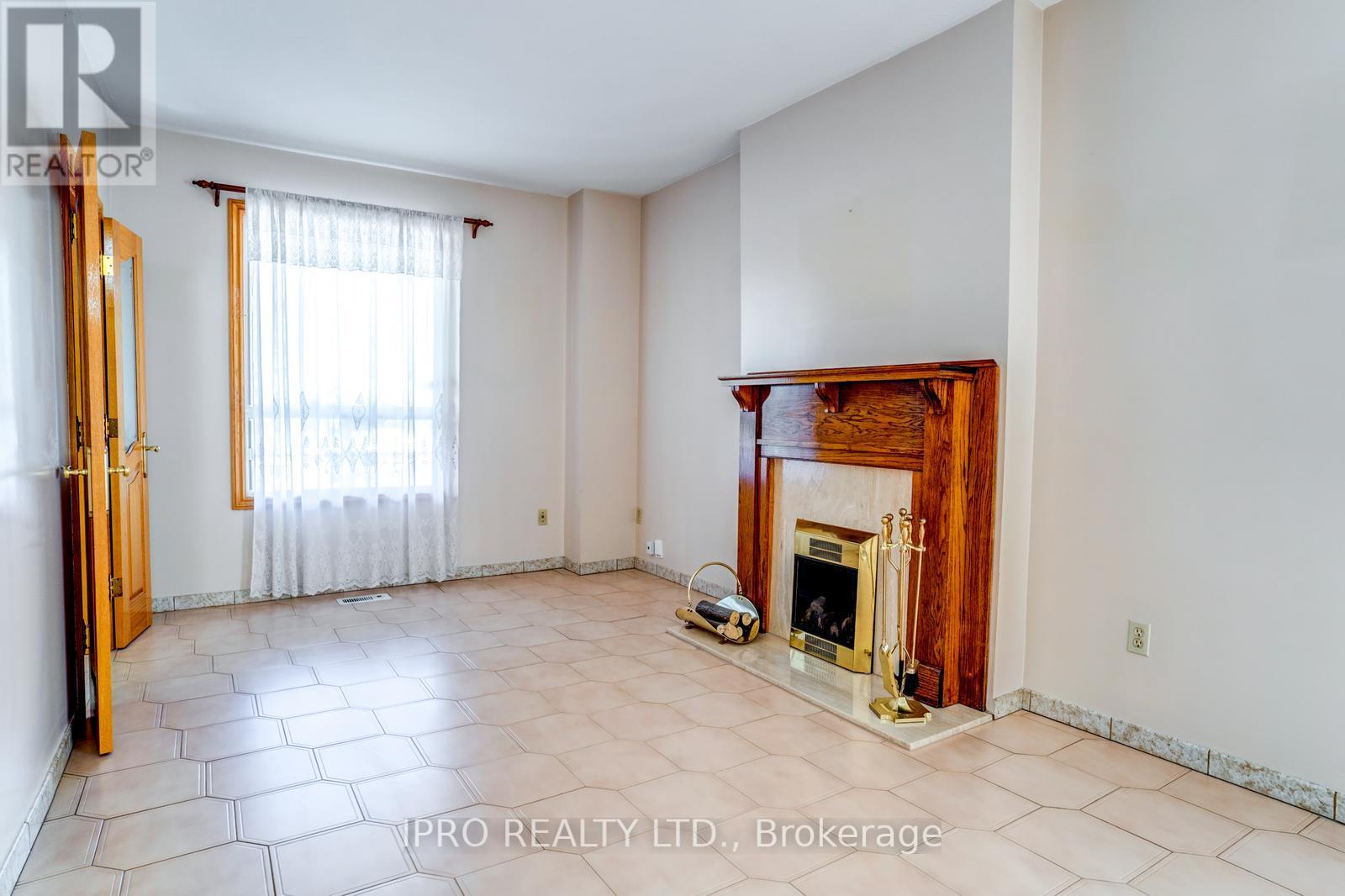Listing E7009096 - Large Photo # 5