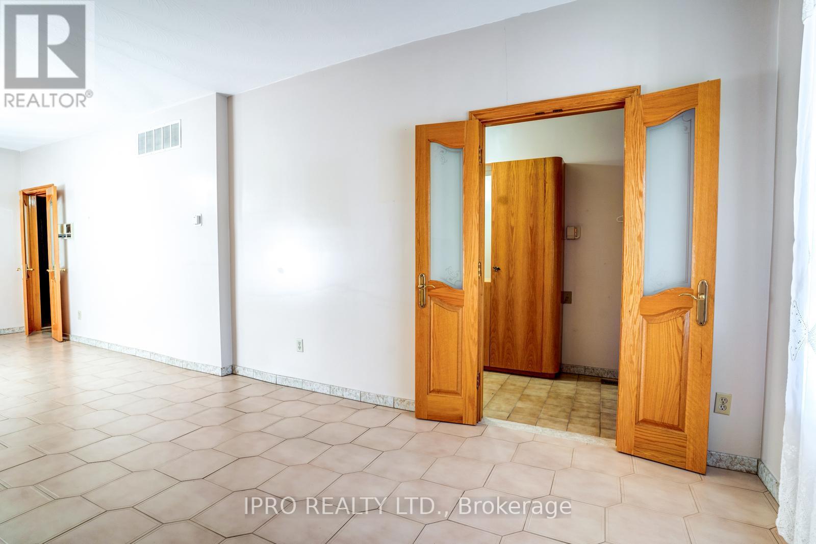 Listing E7009096 - Large Photo # 7