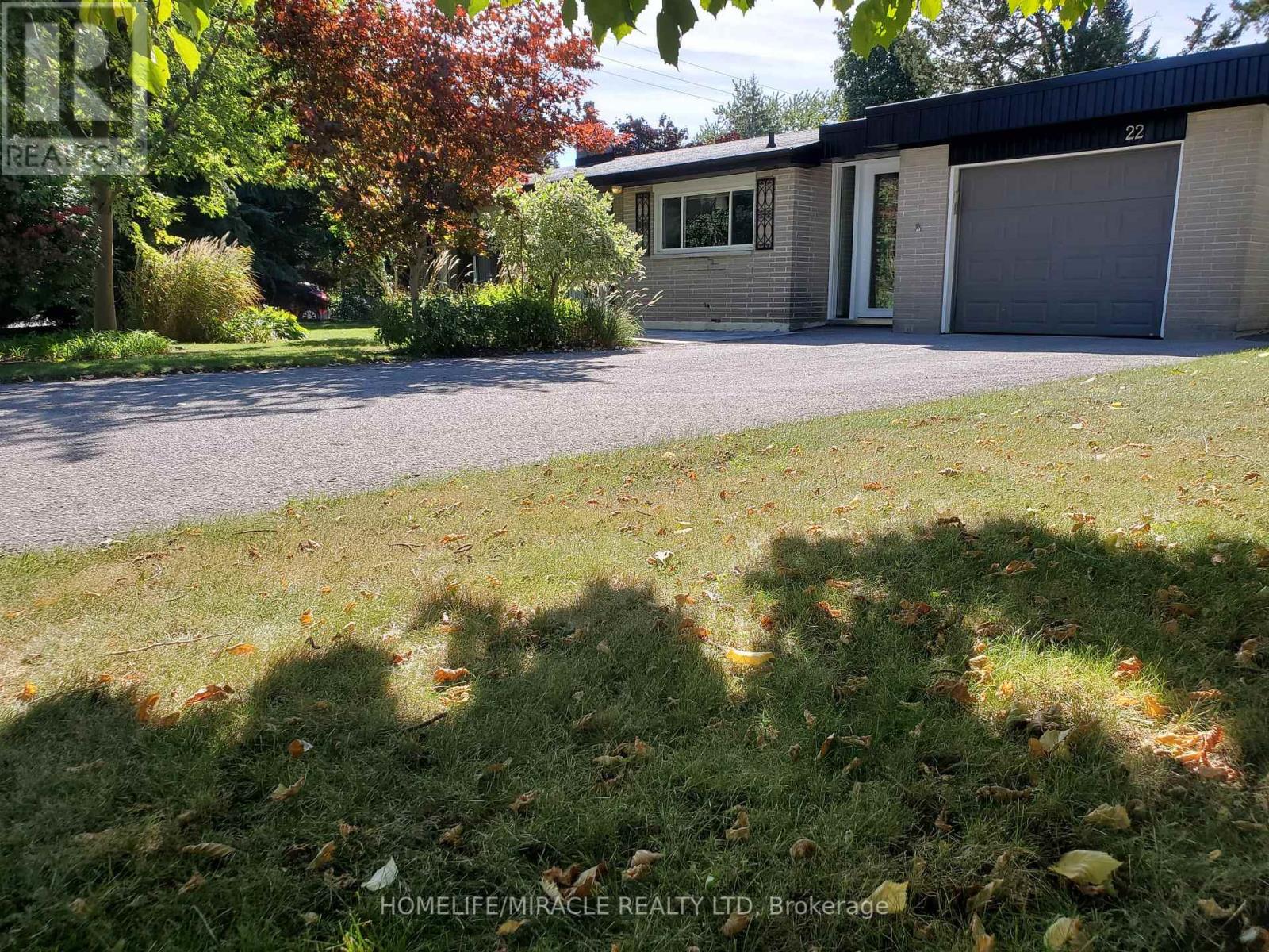 22 DUFFIN ST W