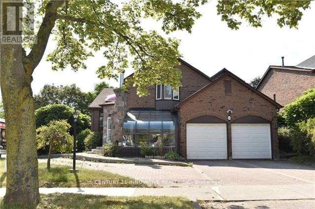 #UPPER -13 RAVENSCROFT RD, #Upper