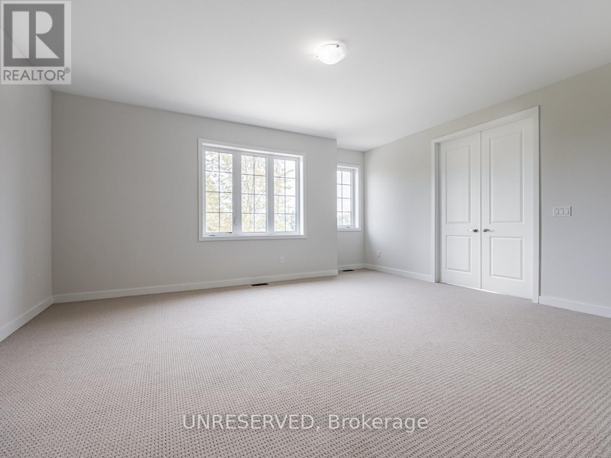 #29 -400 FINCH AVE
