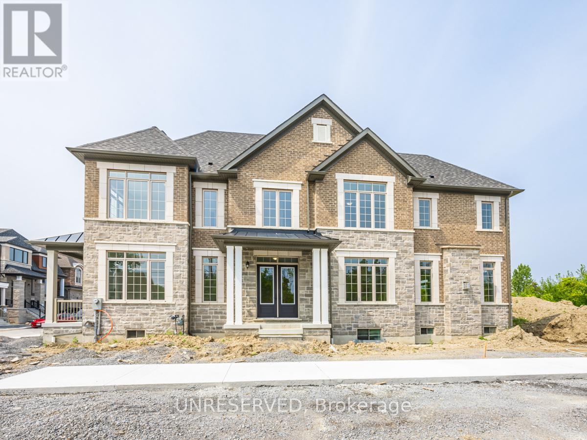 #29 -400 FINCH AVE