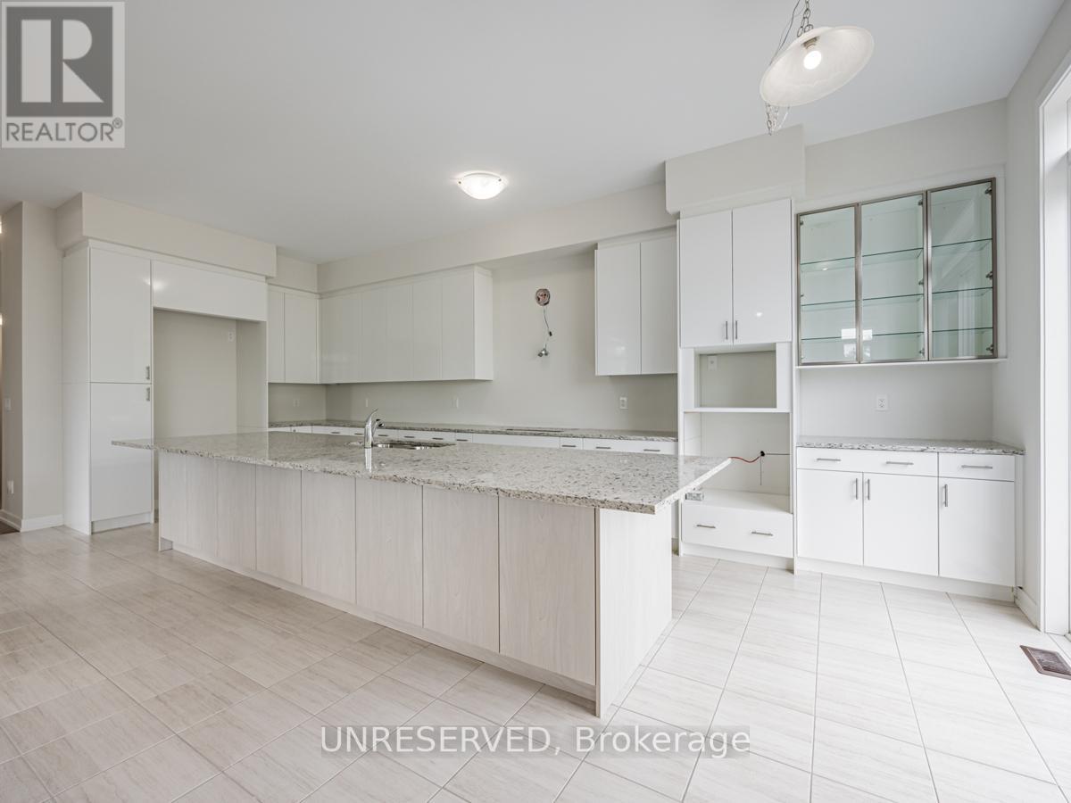 #29 -400 FINCH AVE