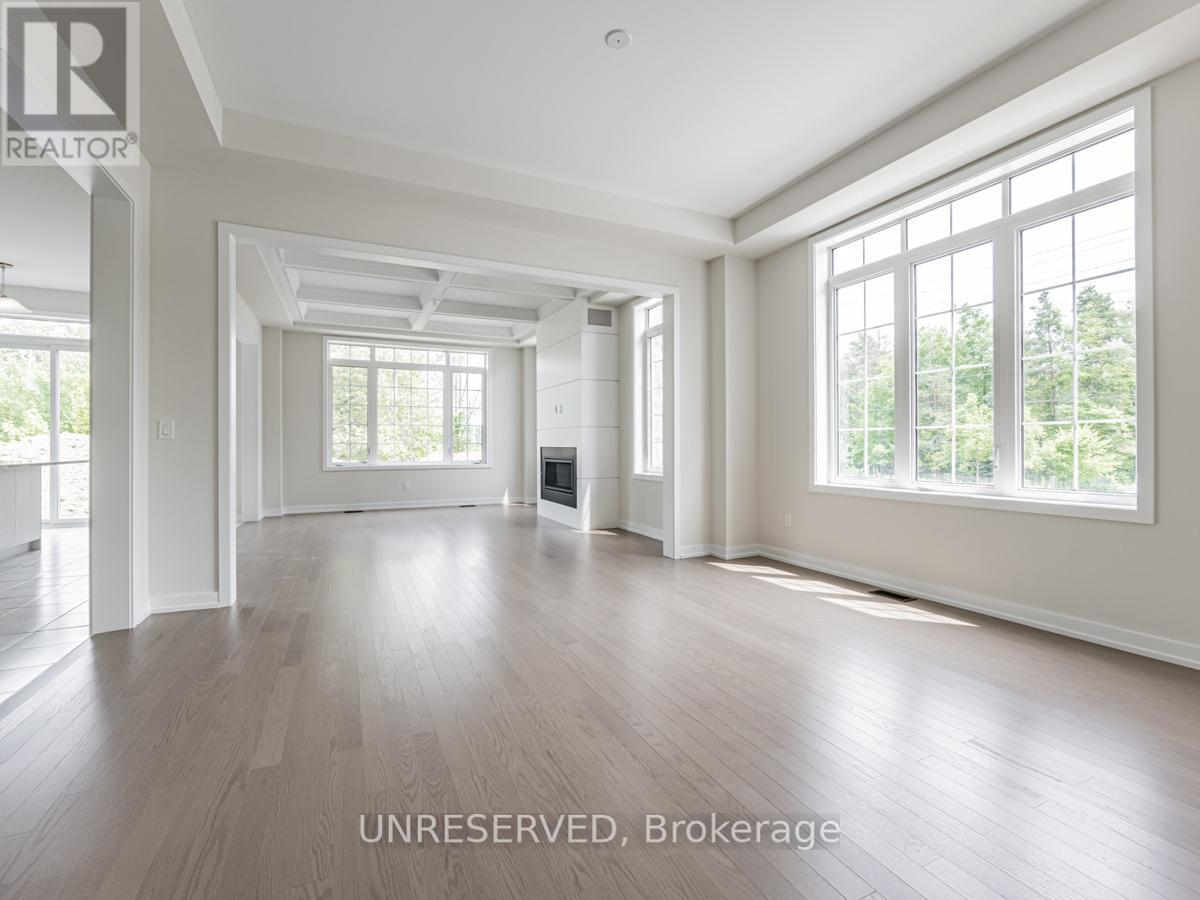 #29 -400 FINCH AVE