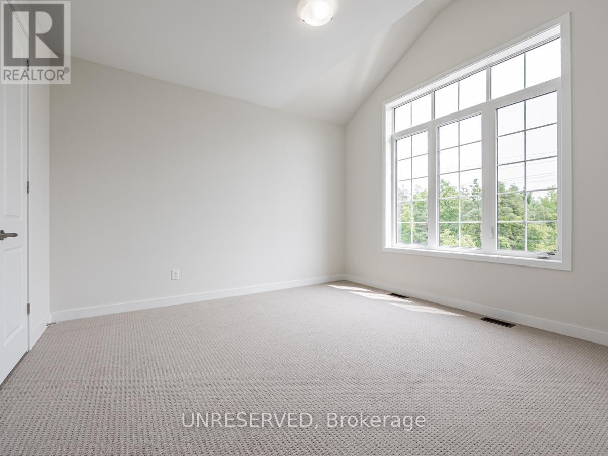 #29 -400 FINCH AVE