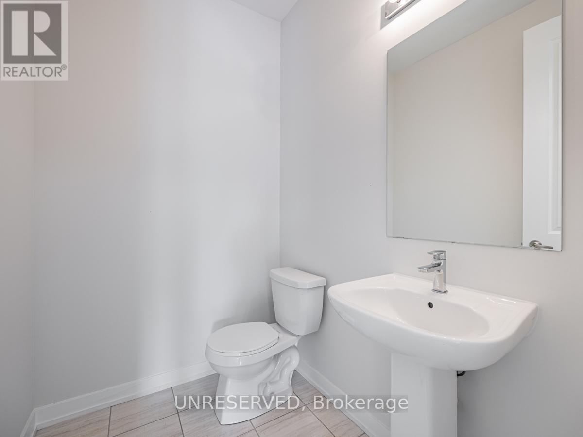 #29 -400 FINCH AVE