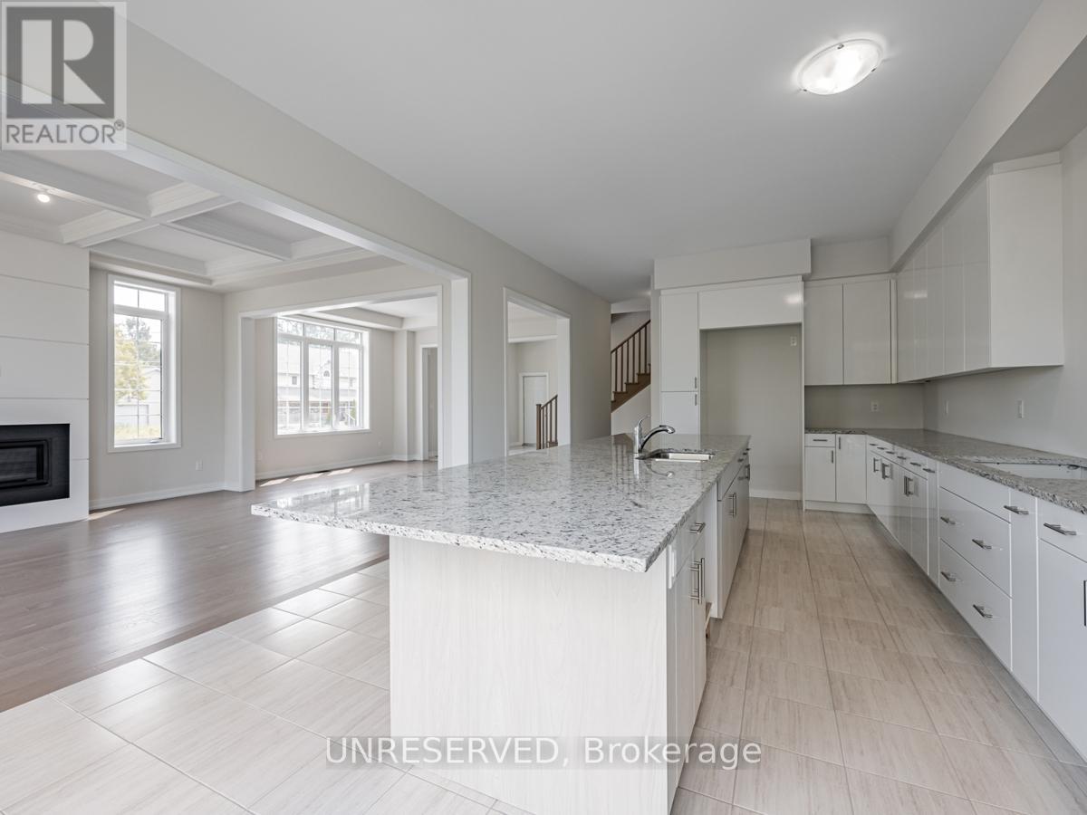 #29 -400 FINCH AVE