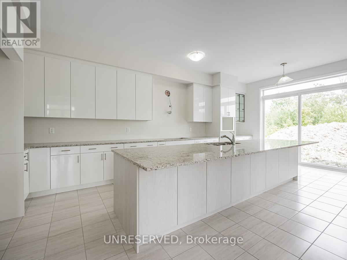 #29 -400 FINCH AVE