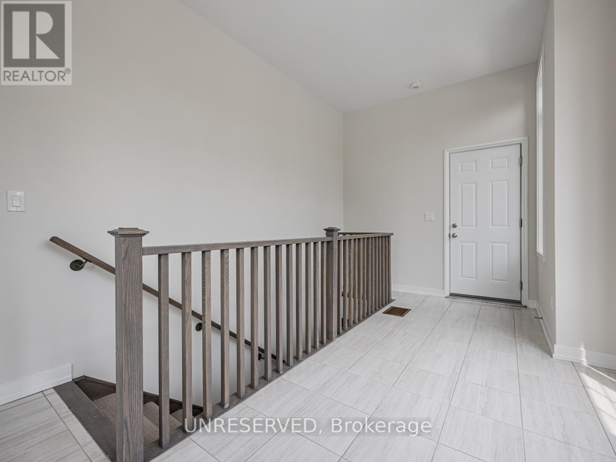 #29 -400 FINCH AVE