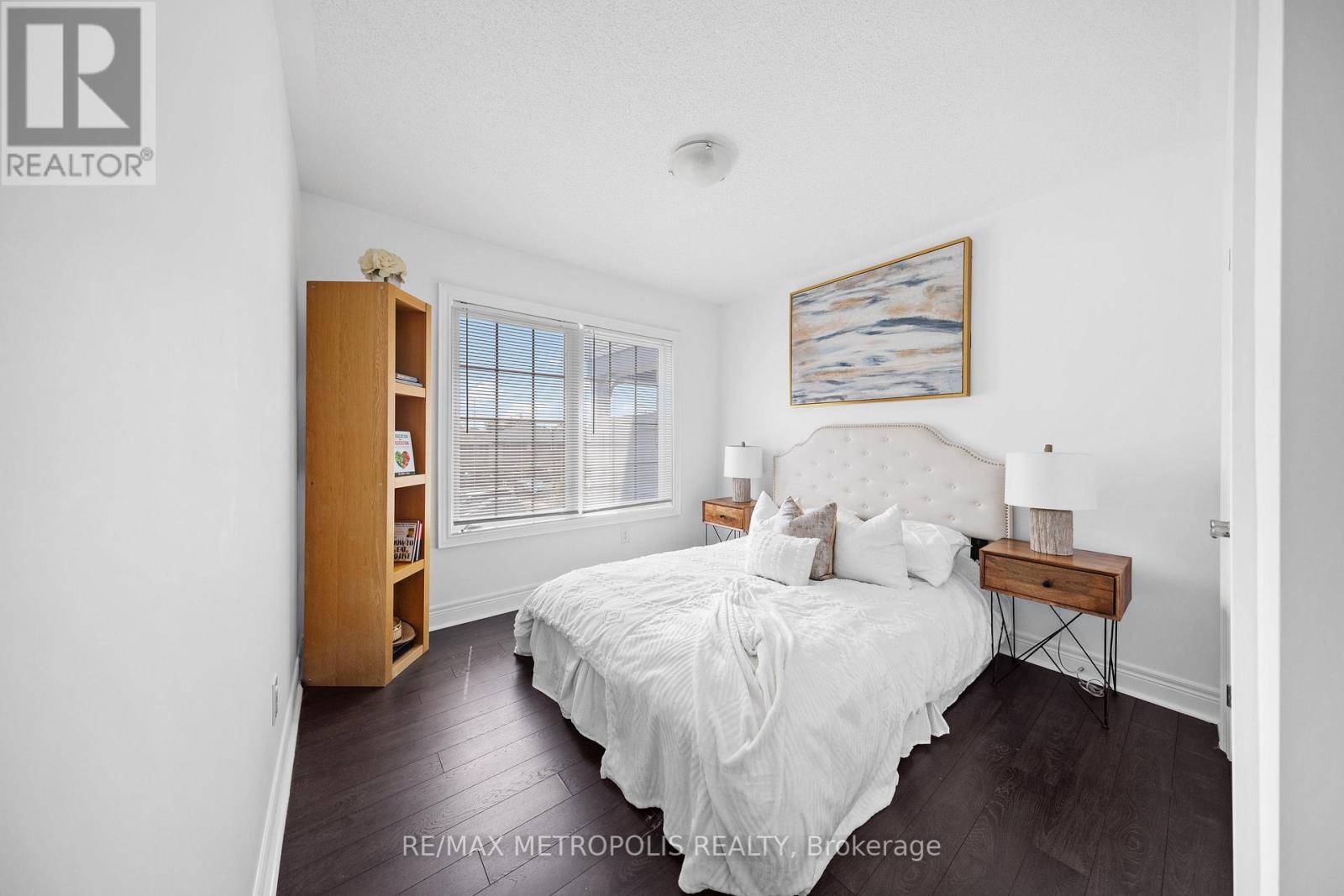 #19 -285 FINCH AVE, #19